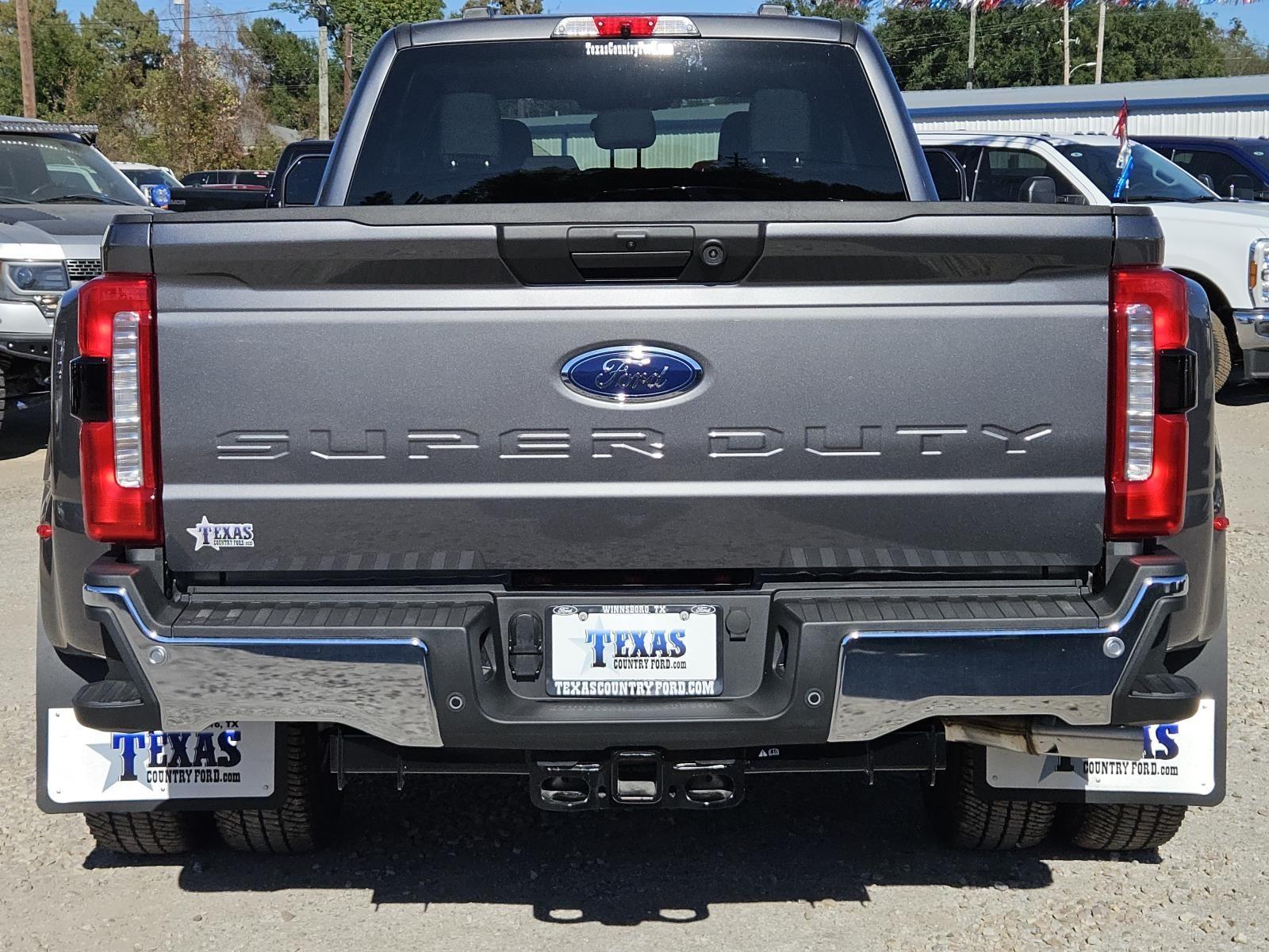 2026 Ford F-350 XLT photo 4