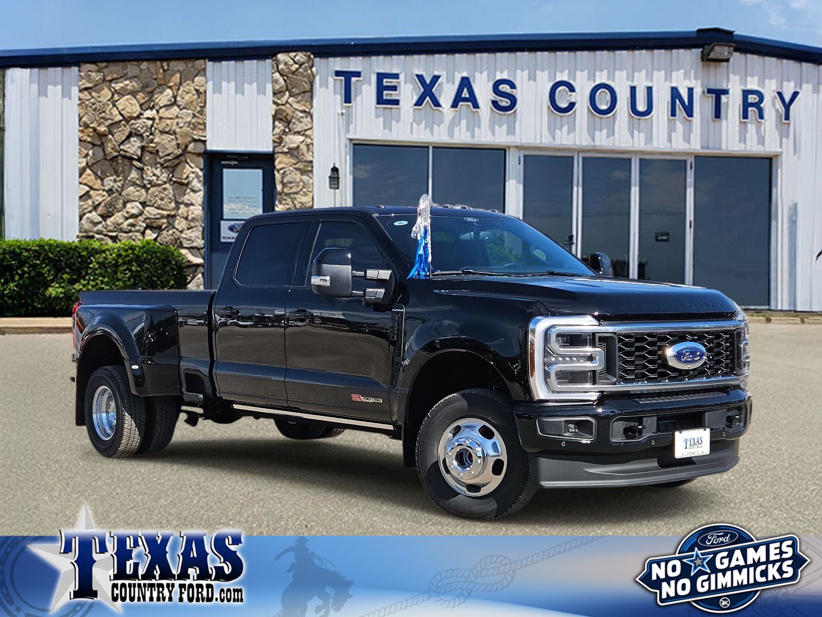 2026 Ford F-350 Super Duty Platinum's photo