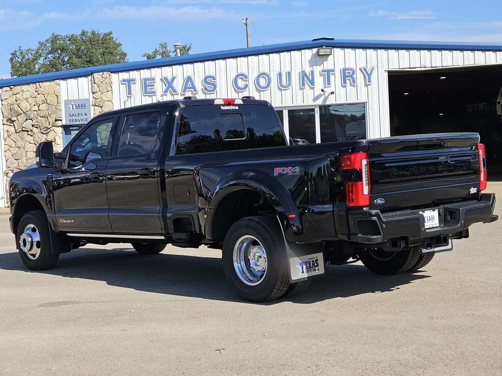 2026 Ford F-350 Platinum photo 3
