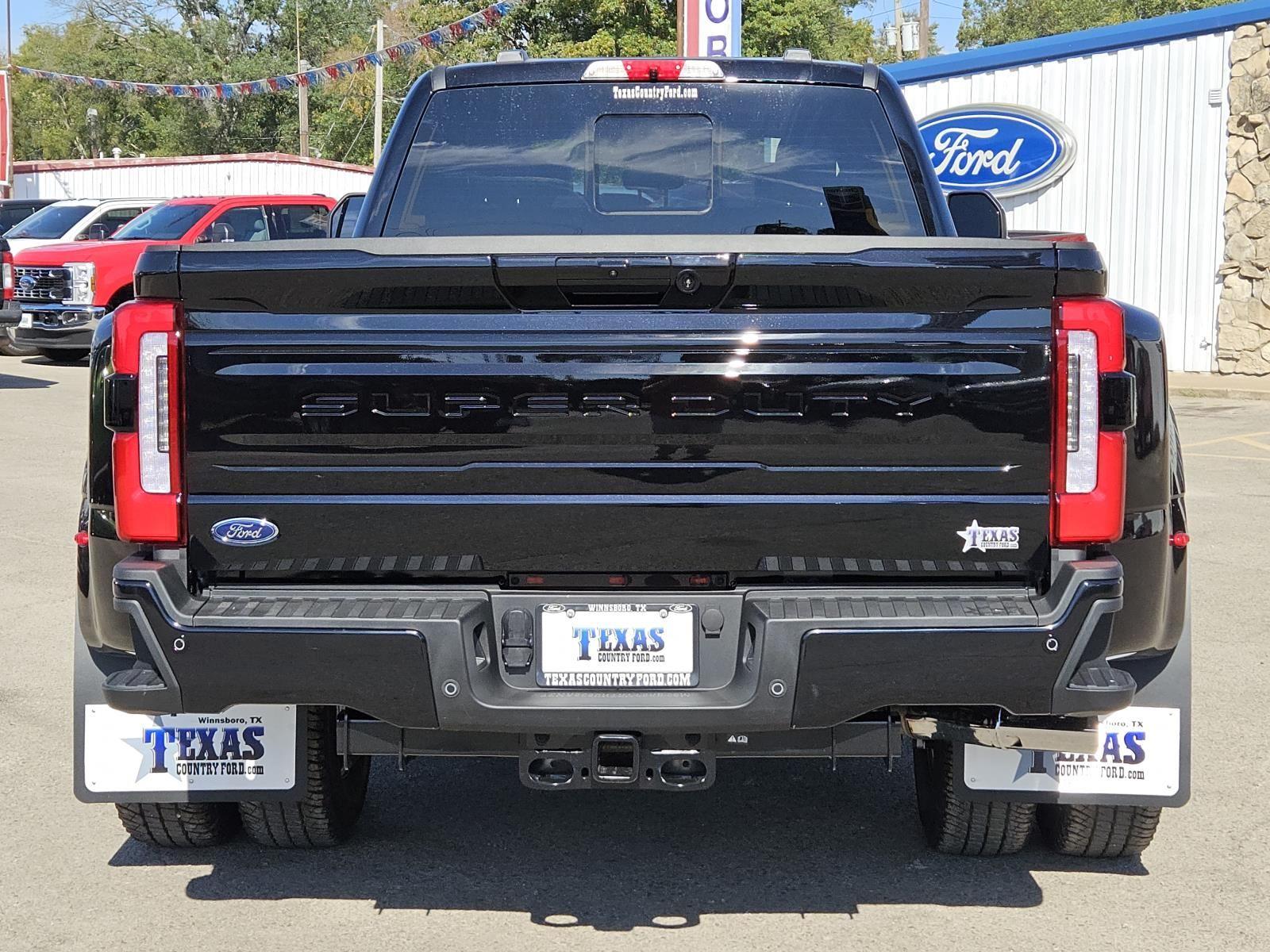 2026 Ford F-350 Platinum photo 4