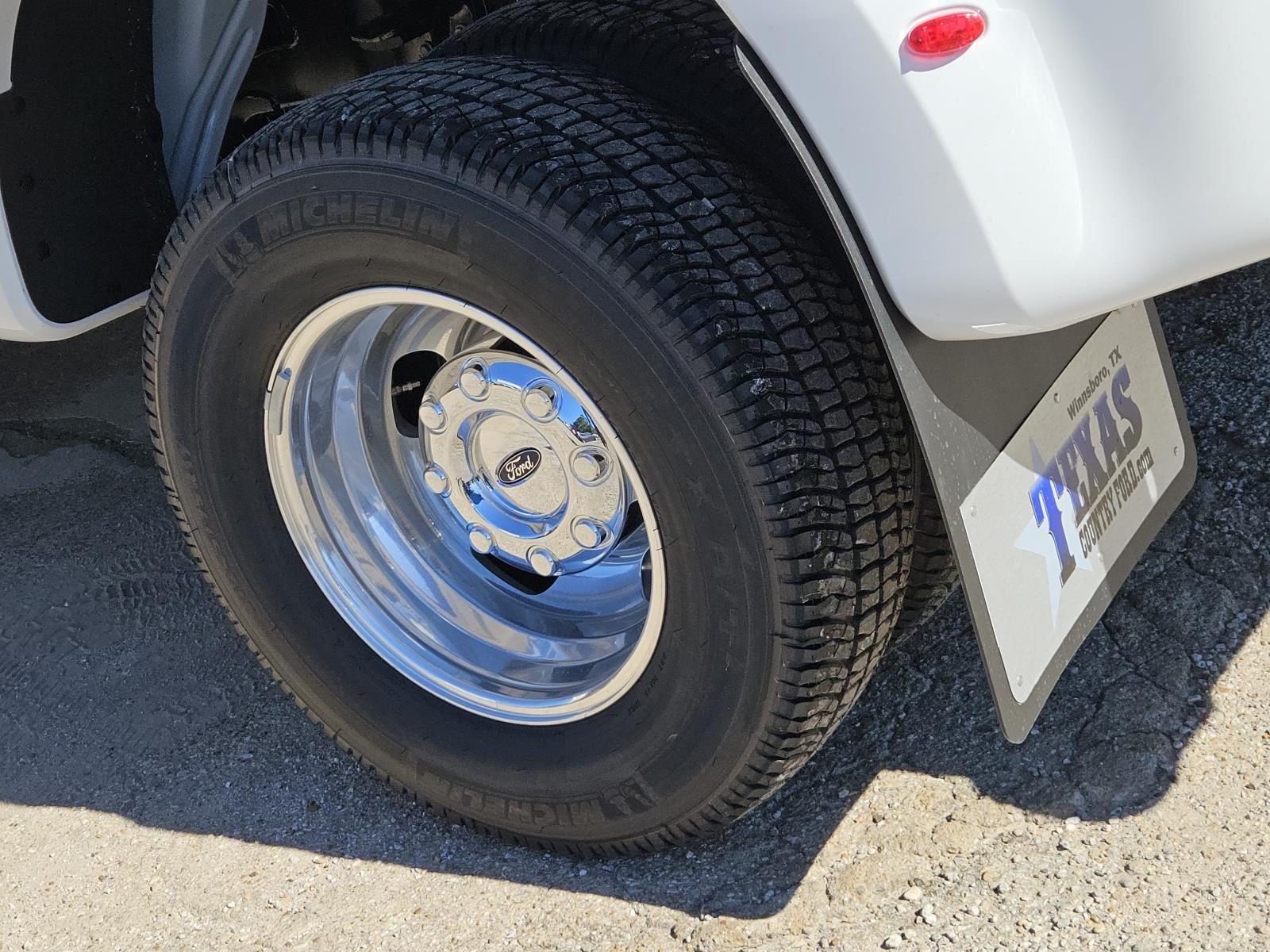 2026 Ford F-350 XLT photo 2