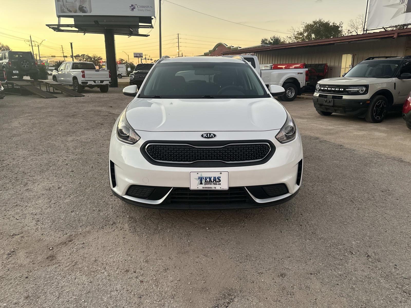 Used 2018 Kia Niro LX with VIN KNDCB3LC2J5211381 for sale in Winnsboro, TX
