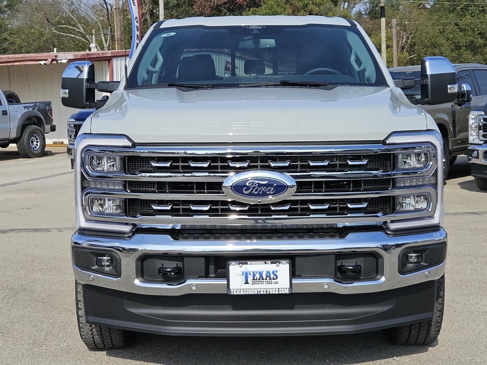 2026 Ford F-250 Lariat photo 2