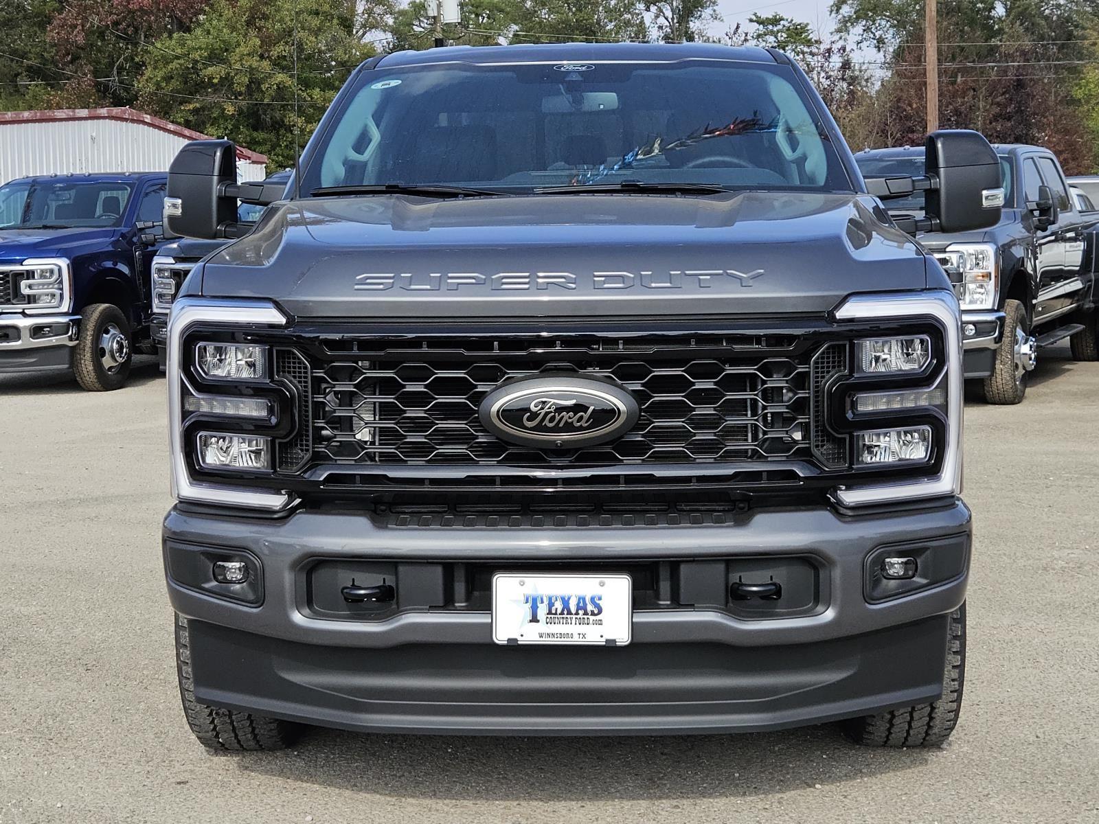 2026 Ford F-350 Lariat photo 2