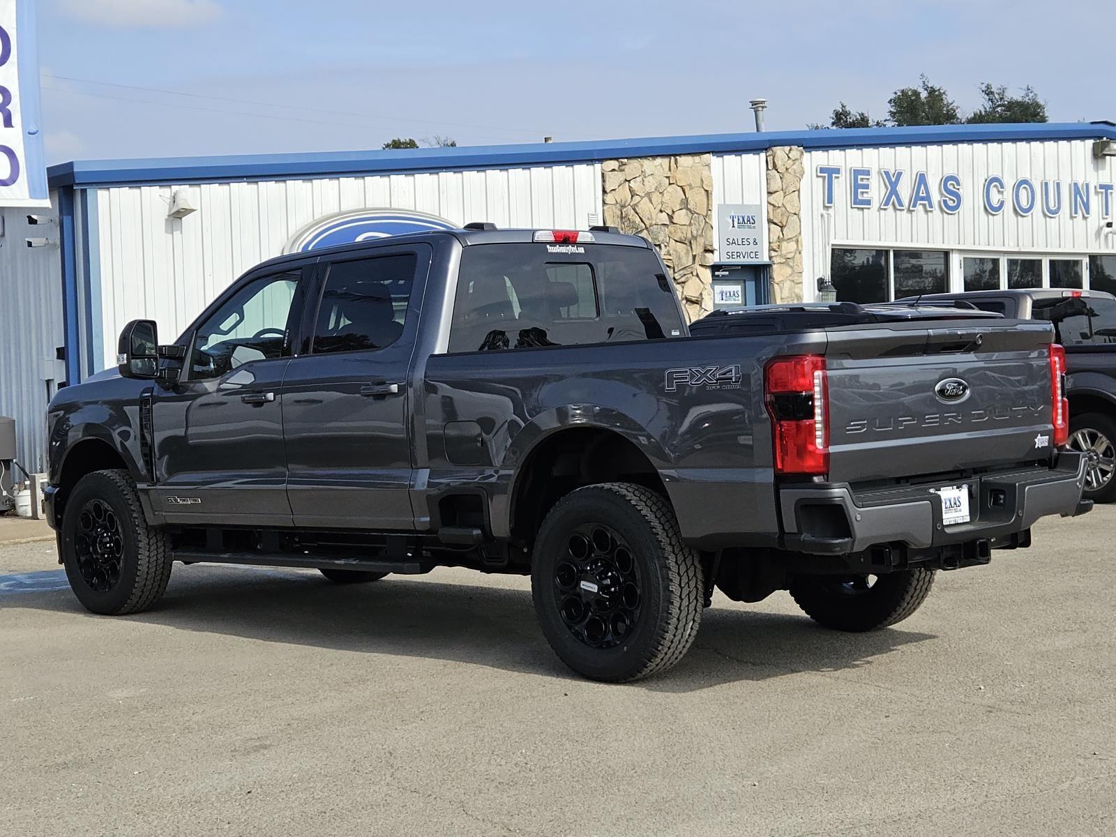 2026 Ford F-350 Lariat photo 3