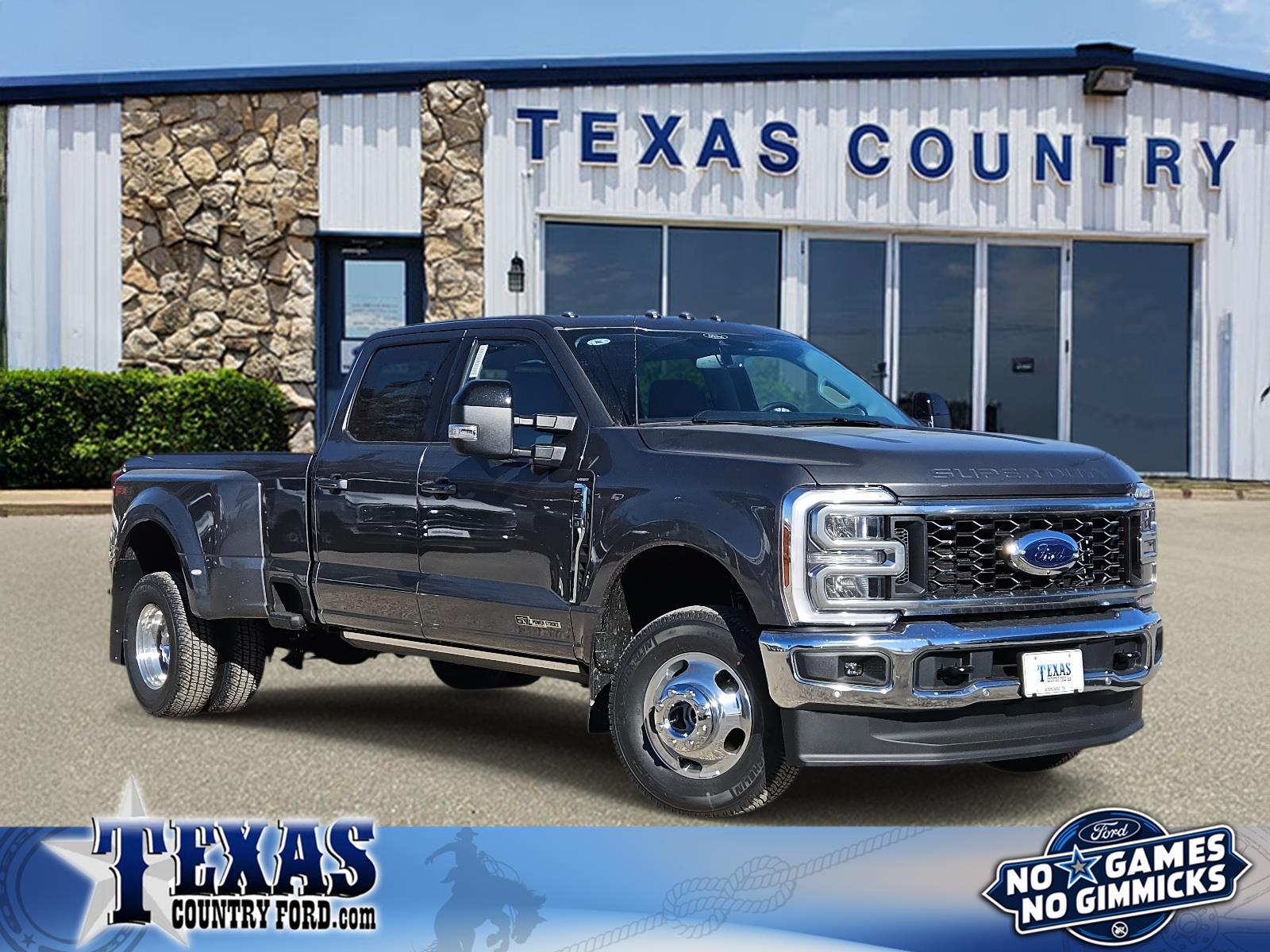 2026 Ford F-350 Super Duty Lariat's photo