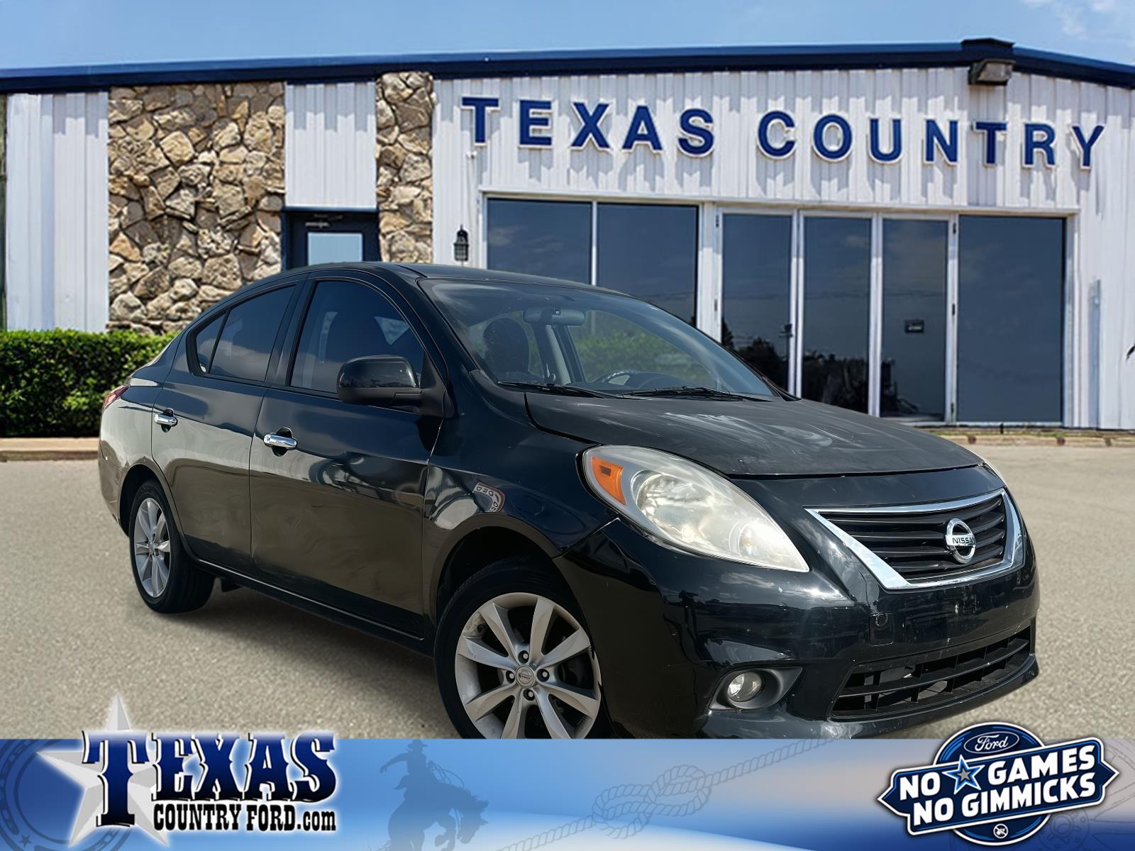 2014 Nissan Versa Sedan SL's photo