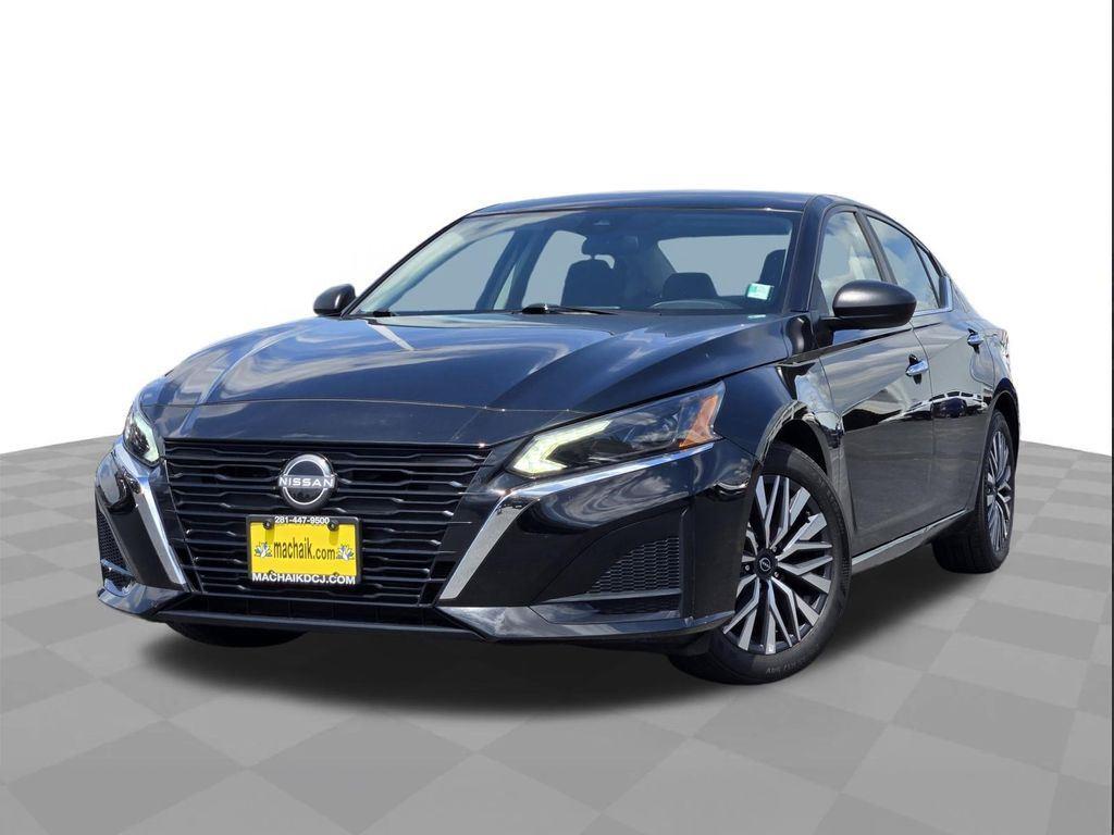 Super Black 2025 Nissan Altima 2.5 SV FWD Sedan Front-Wheel Drive Continuously Variable Transmission
