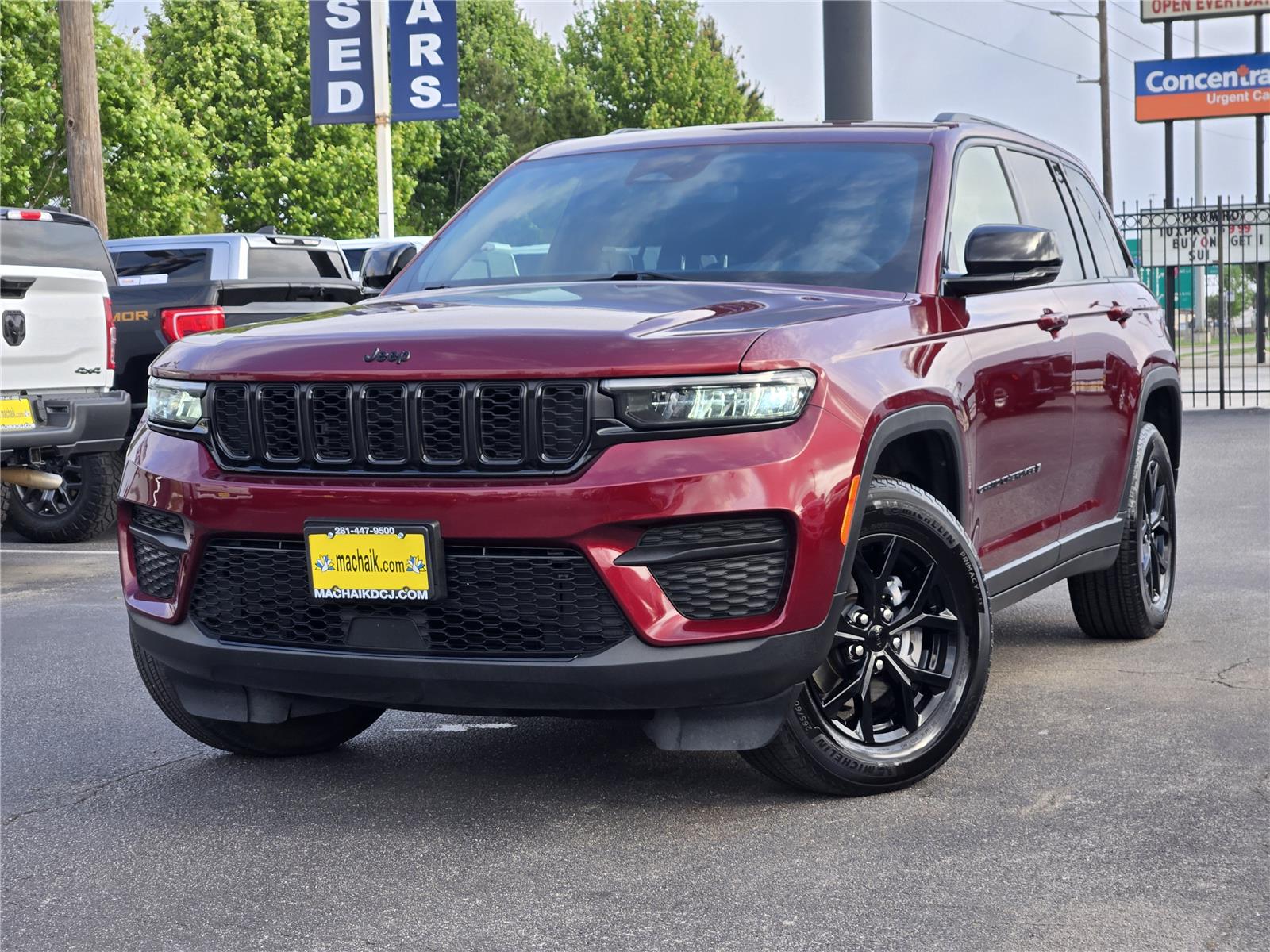 Velvet Red Pearlcoat 2024 Jeep Grand Cherokee SUV / Crossover Four-Wheel Drive 8-Speed Automatic