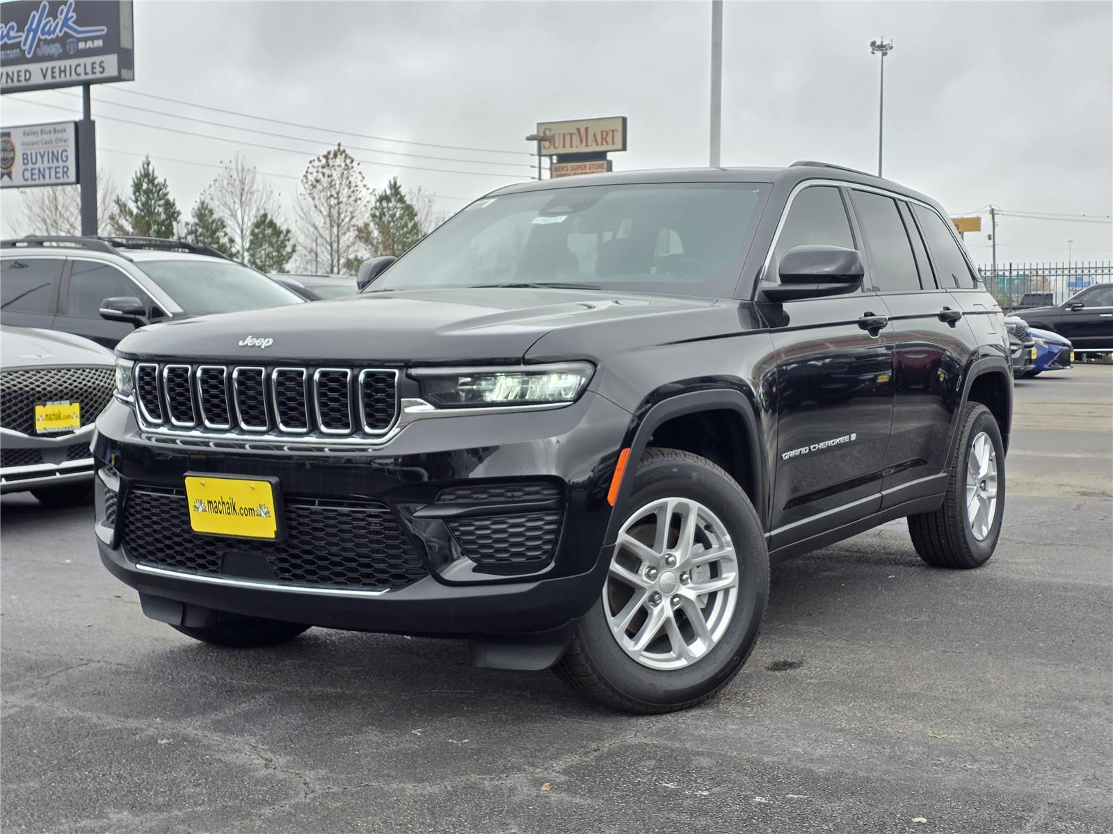 Diamond Black Crystal Pearlcoat 2025 Jeep Grand Cherokee SUV / Crossover 4X2 8-Speed Automatic