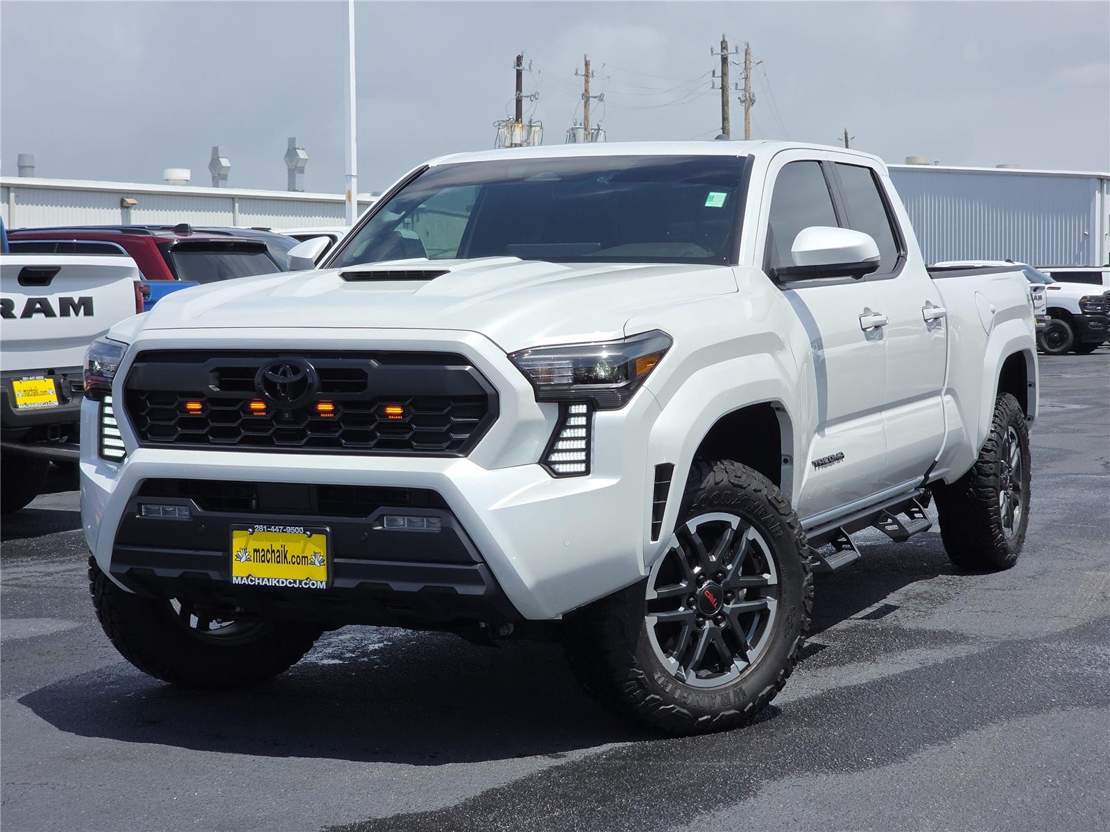 White (Wind Chill Pearl) 2026 Toyota Tacoma Pickup Truck Four-Wheel Drive 8-Speed Automatic