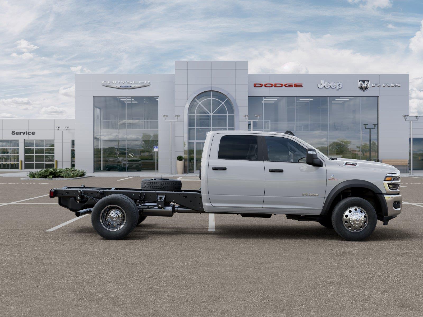 2025 Ram 3500 Chassis Cab photo 19 of 21