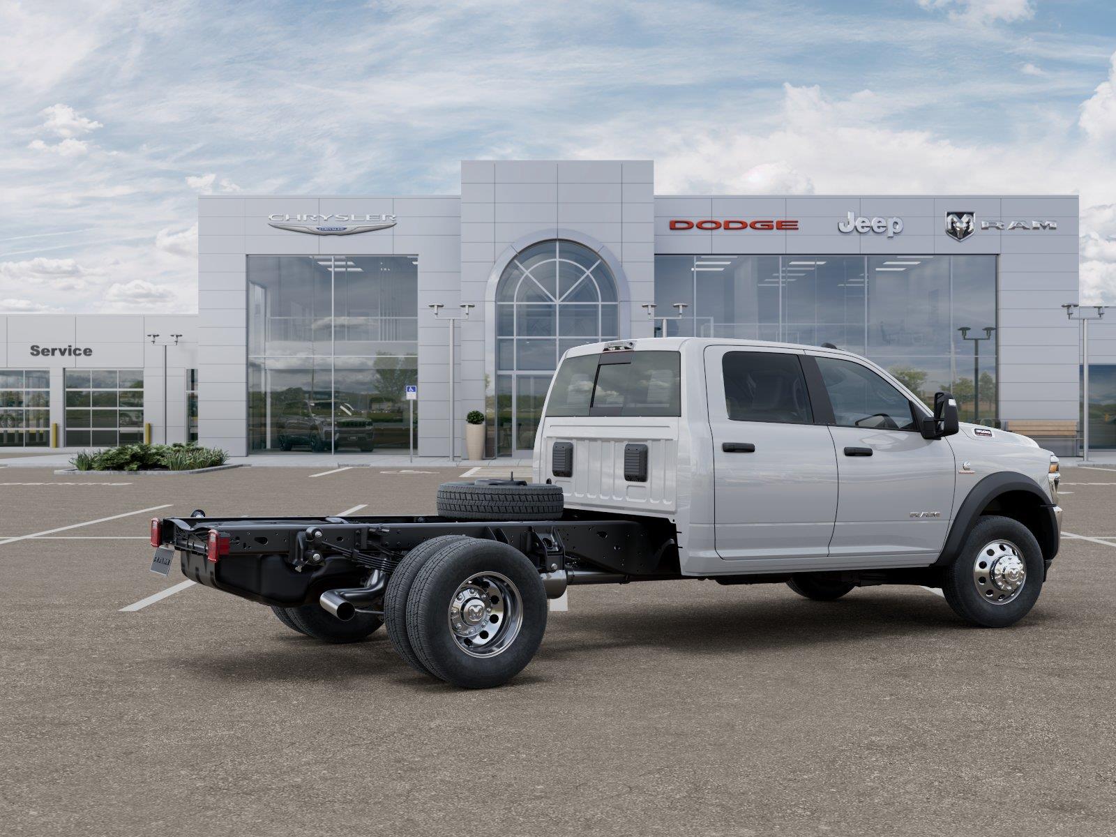 2025 Ram 3500 Chassis Cab photo 7 of 21