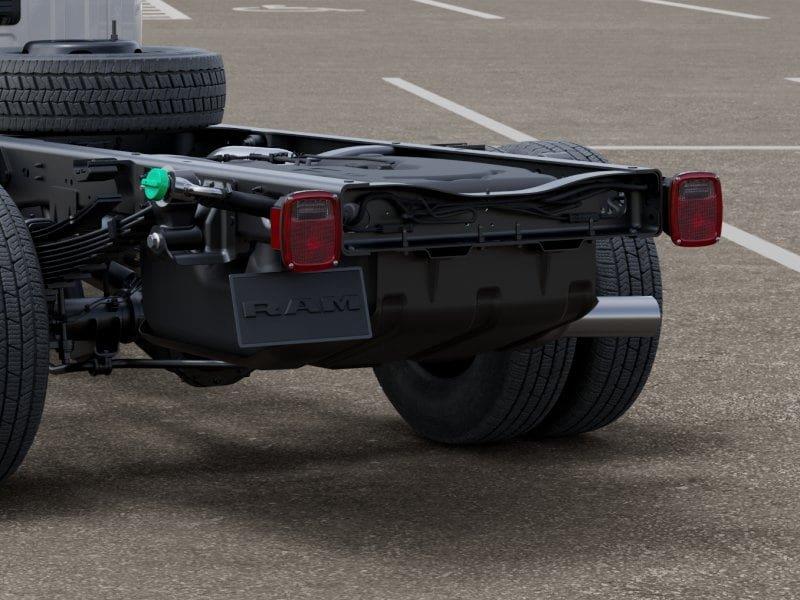 2025 Ram 3500 Chassis Cab photo 5 of 11