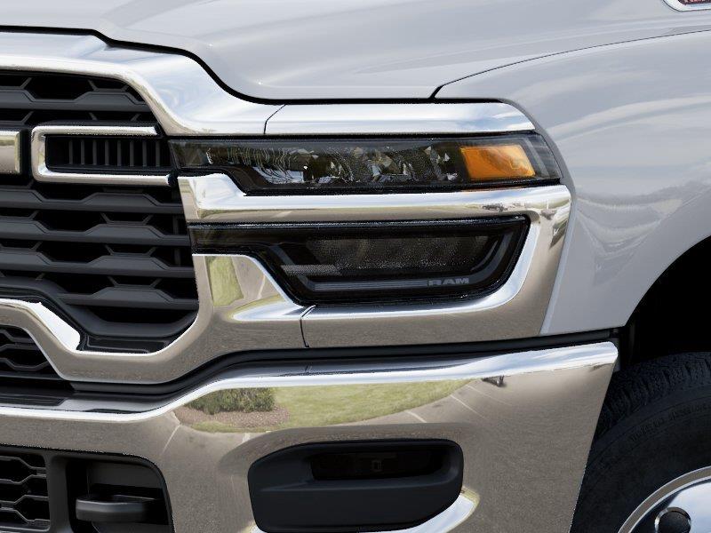 2025 Ram 3500 Chassis Cab photo 6 of 12