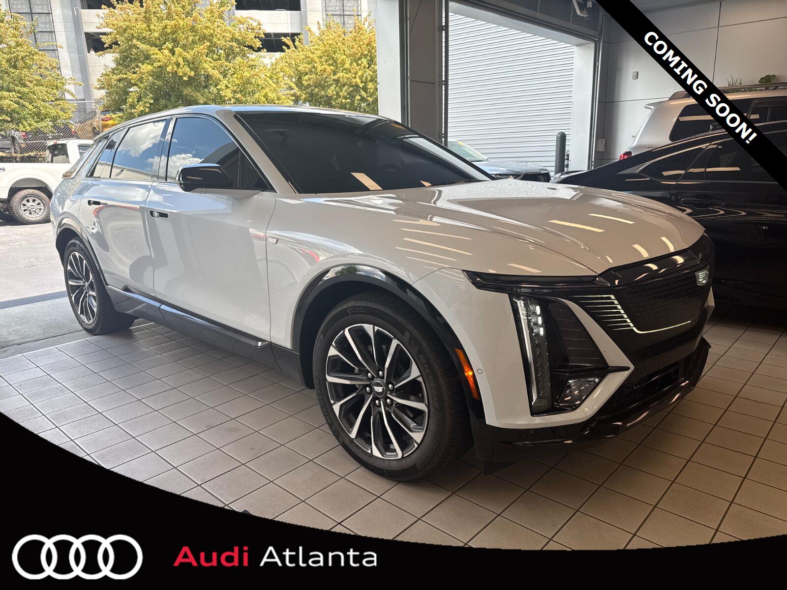 Vibrant White Tricoat 2026 Cadillac LYRIQ SUV / Crossover Rear-Wheel Drive Automatic