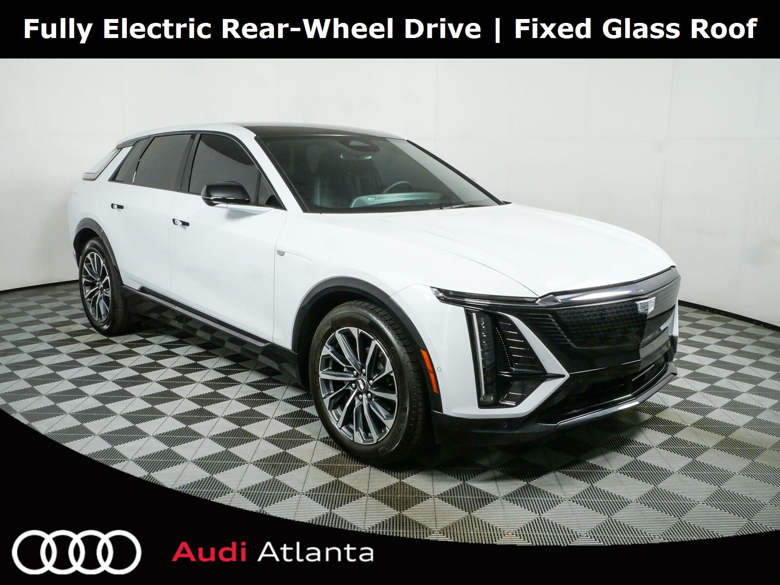 Vibrant White Tricoat 2026 Cadillac LYRIQ SUV / Crossover Rear-Wheel Drive Automatic