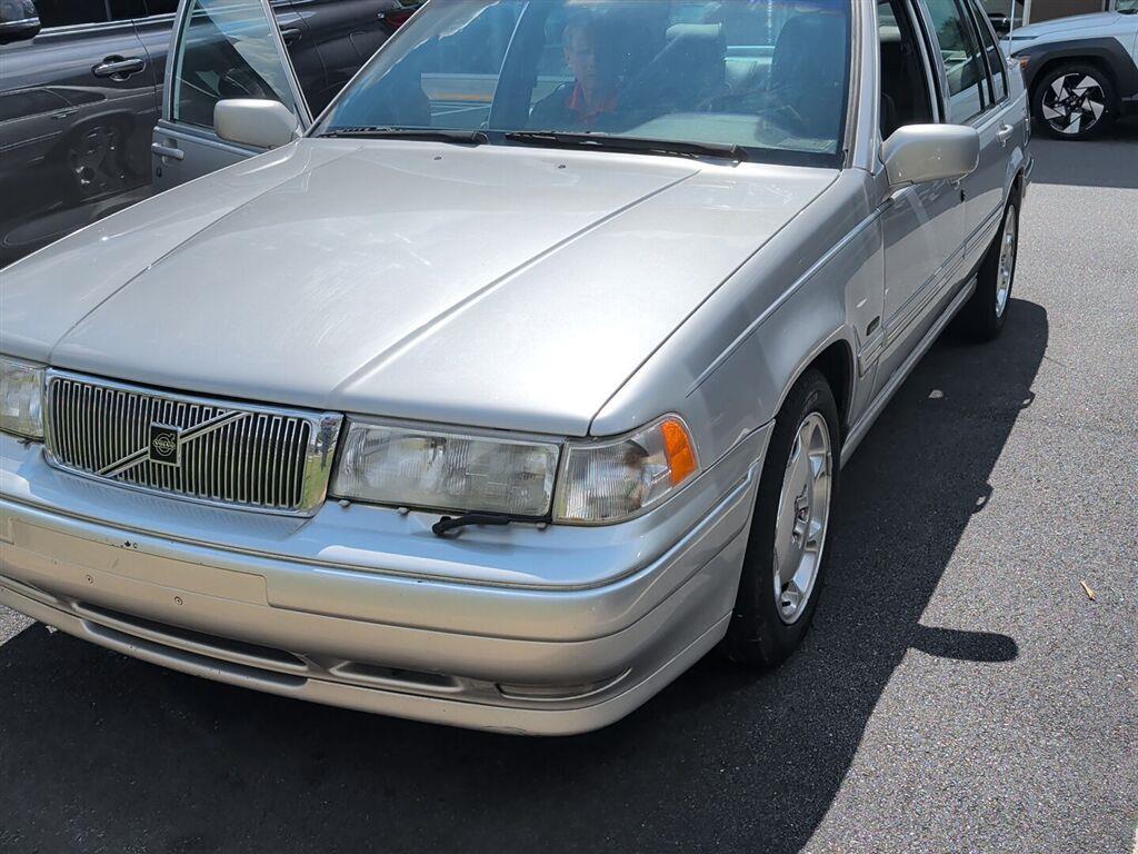  1998 Volvo S90 Sedan Rear-Wheel Drive Automatic