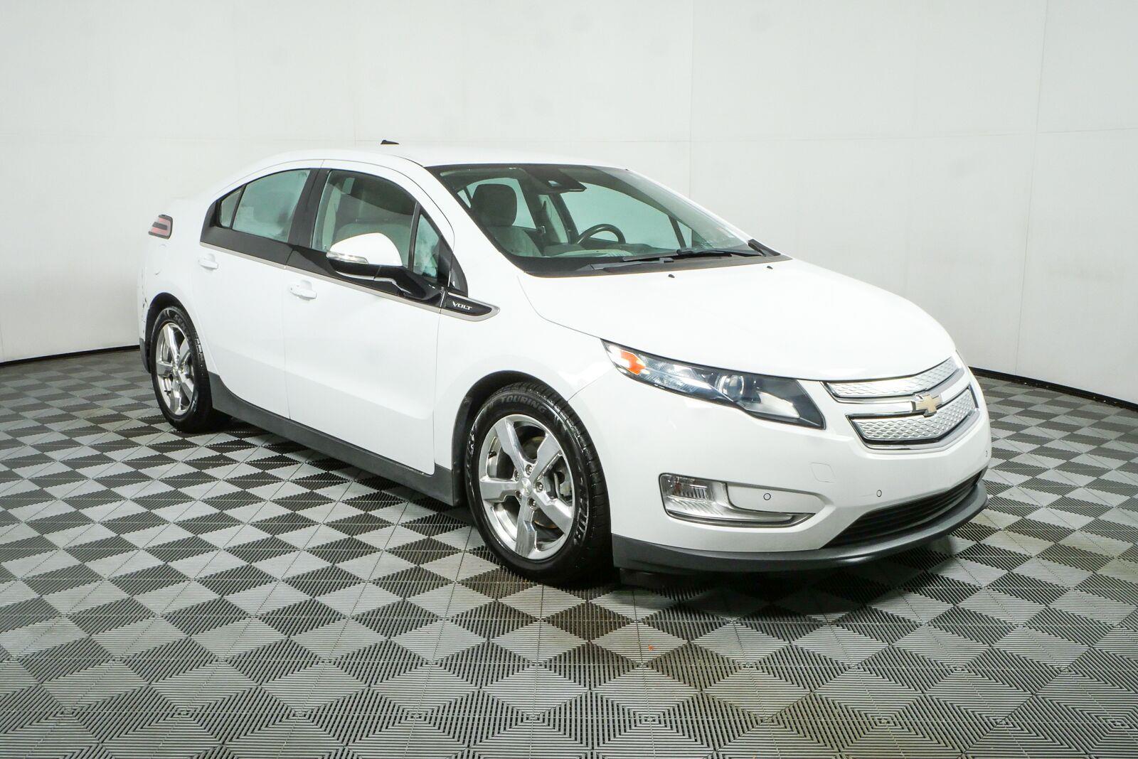 Summit White 2013 Chevrolet Volt Hatchback Front-Wheel Drive Automatic