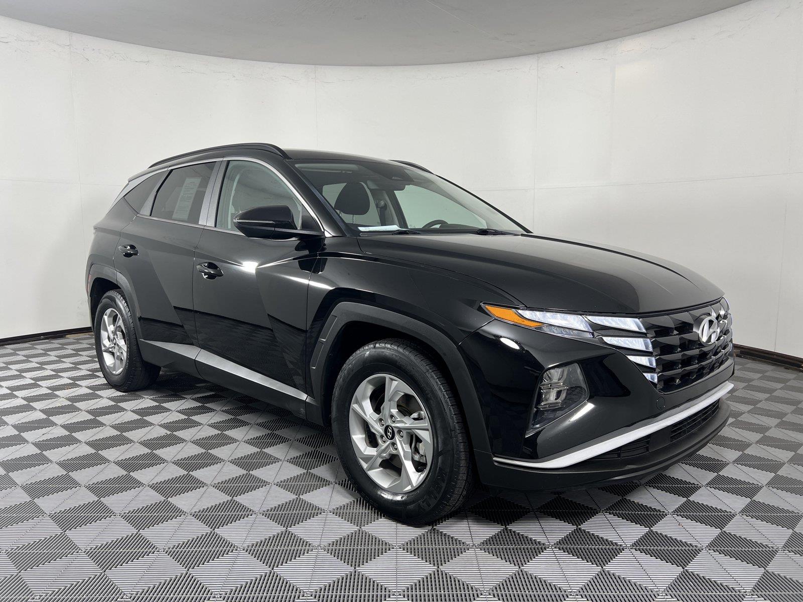 Phantom Black 2022 Hyundai Tucson SUV / Crossover Front-Wheel Drive Automatic