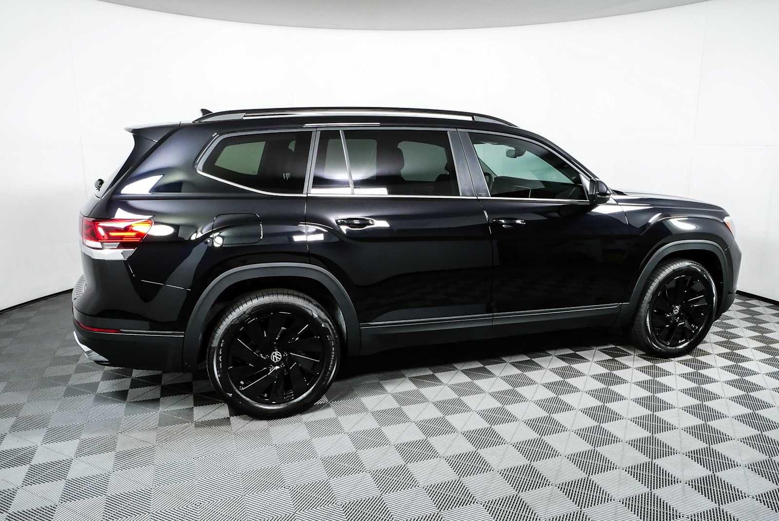New 2026 Deep Black Pearl Volkswagen 2.0T SE w/Technology image 2