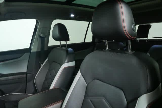 Certified Used 2025 Deep Black Pearl Volkswagen 2.0T Peak Edition image 5