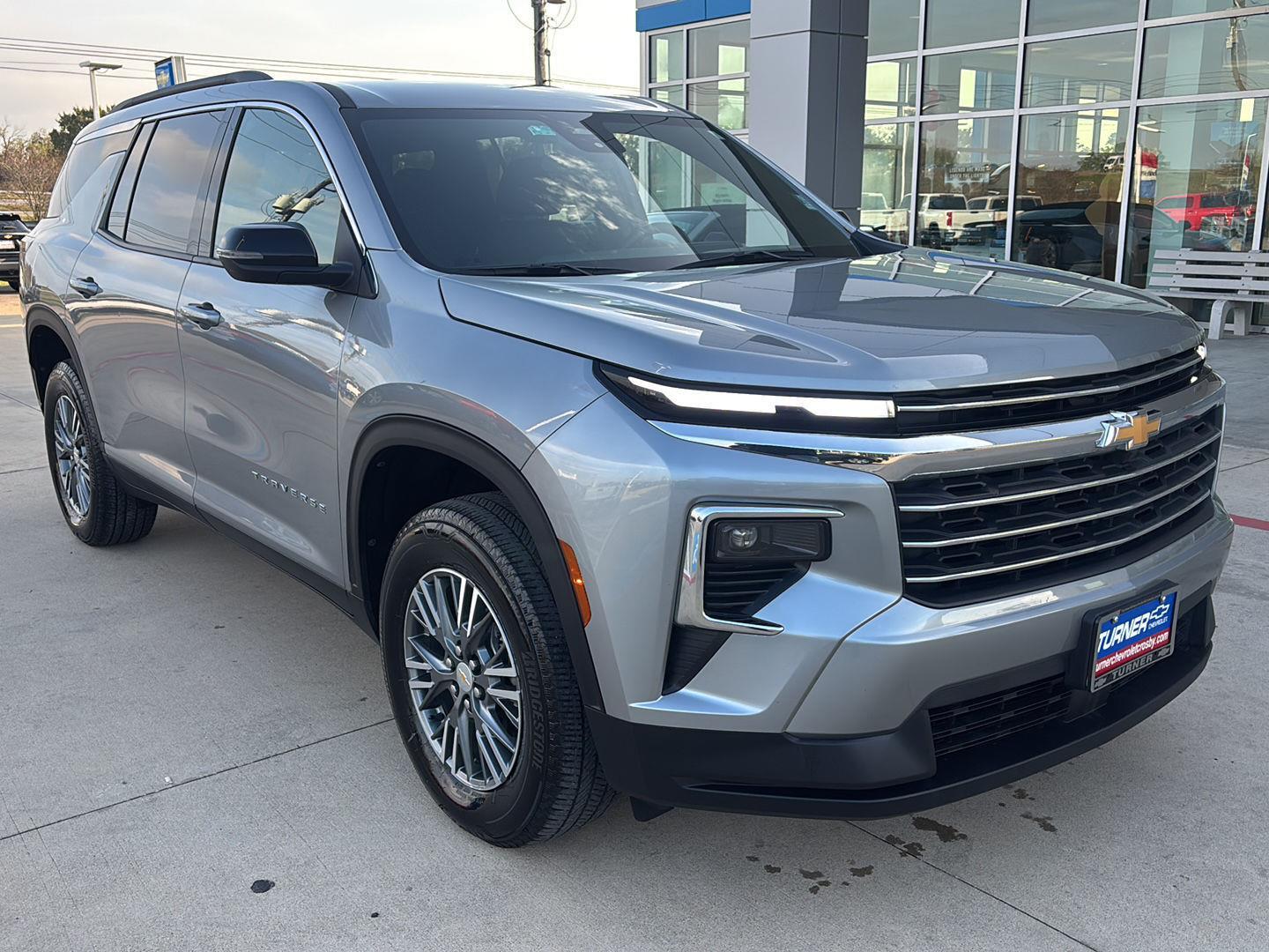 2025 Chevrolet Traverse FWD LT at Turner Chevrolet