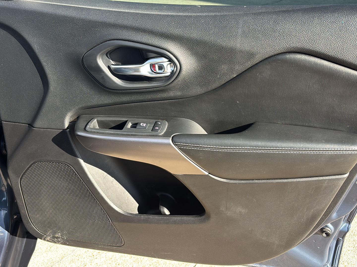 2019 Jeep Cherokee Latitude Plus at AutoNation Chevrolet Gulf Fwy