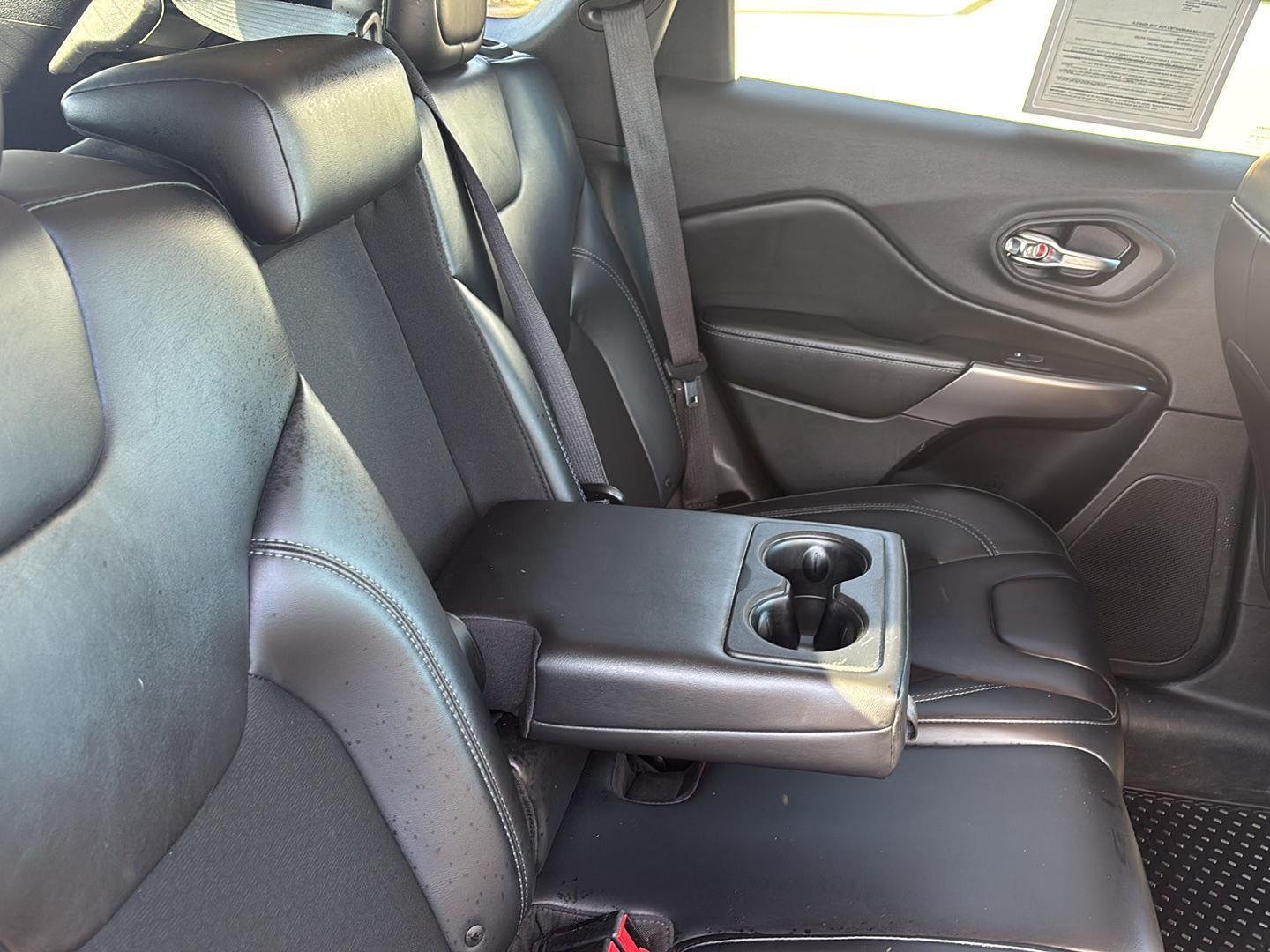 2019 Jeep Cherokee Latitude Plus at AutoNation Chevrolet Gulf Fwy