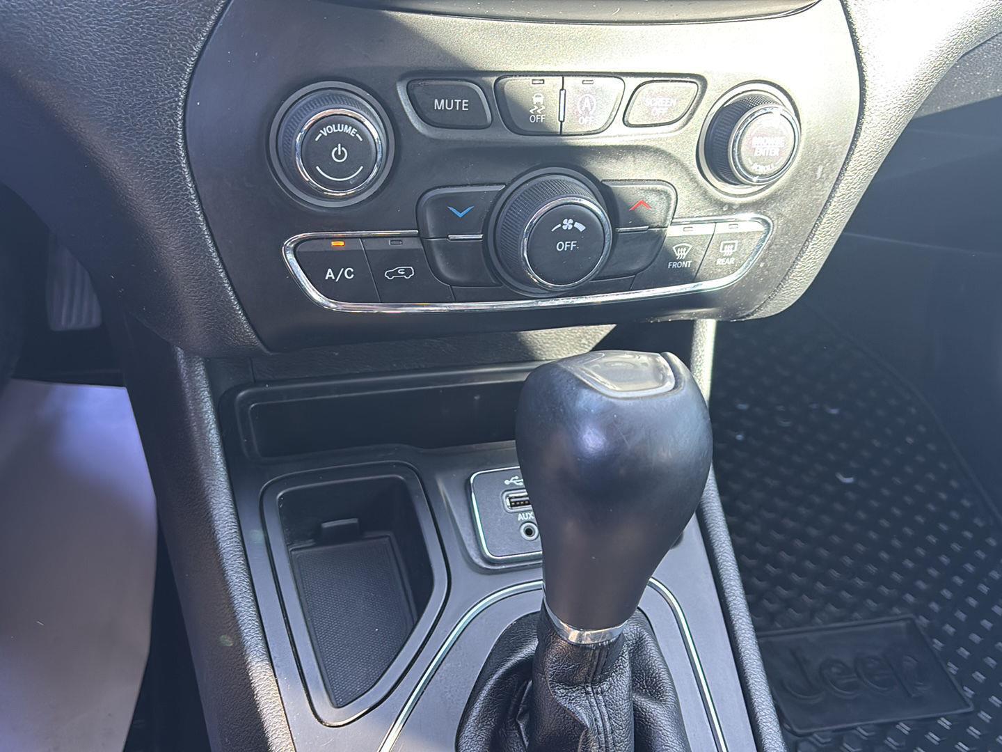 2019 Jeep Cherokee Latitude Plus at AutoNation Chevrolet Gulf Fwy