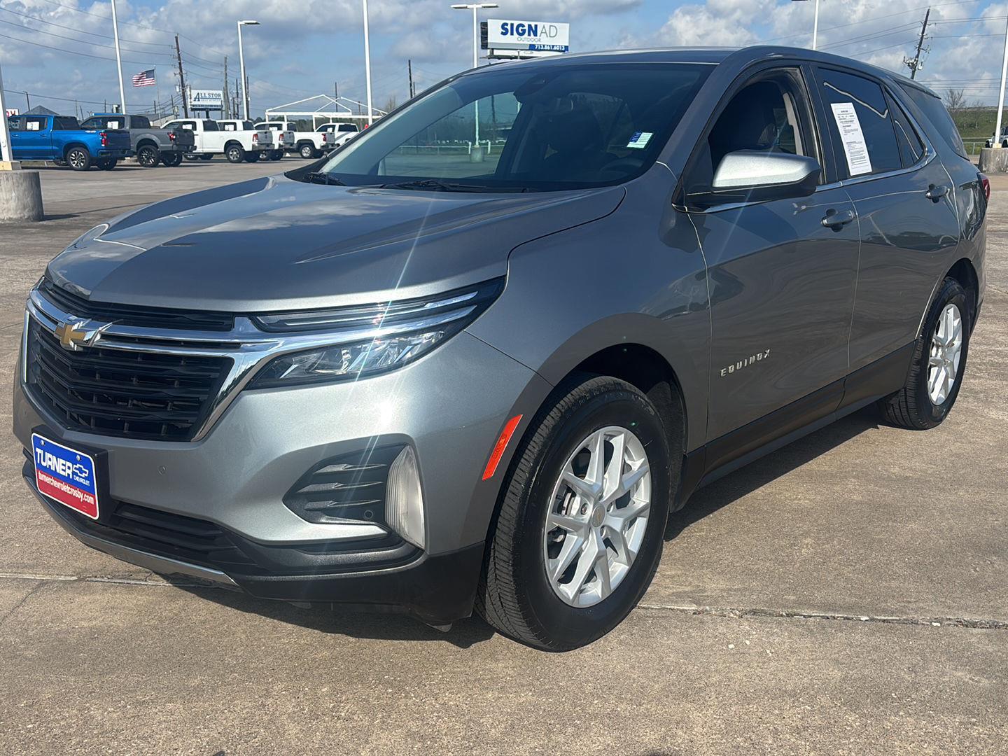 2023 Chevrolet Equinox LT - 0