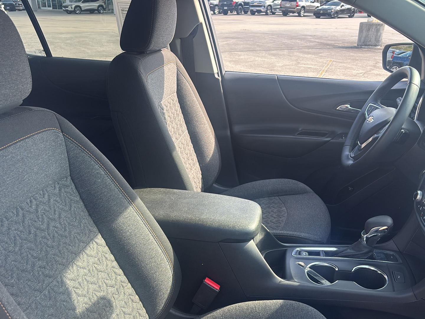 2023 Chevrolet Equinox LT - 3