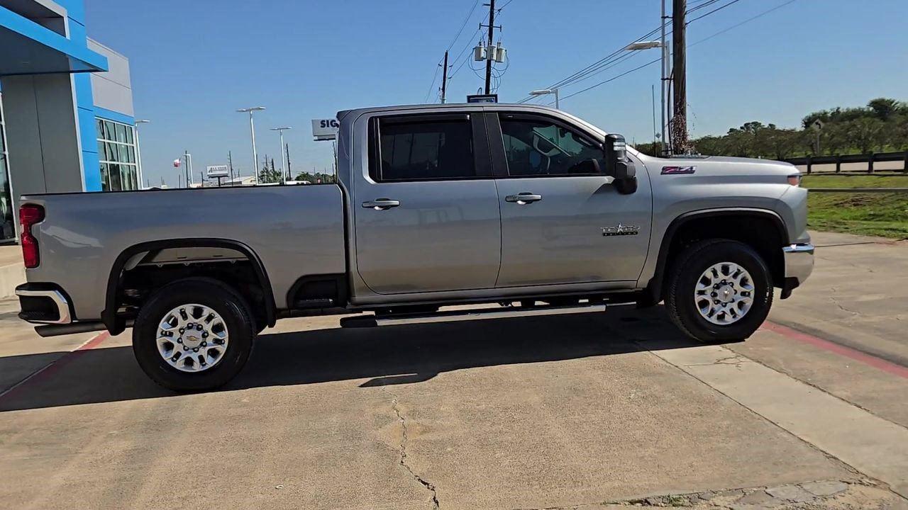 2025 Chevrolet Silverado 2500HD LT - 8