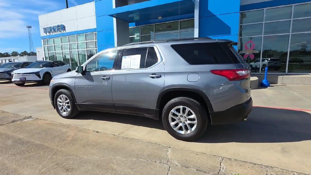 2021 Chevrolet Traverse LT Cloth at Davis Chevrolet