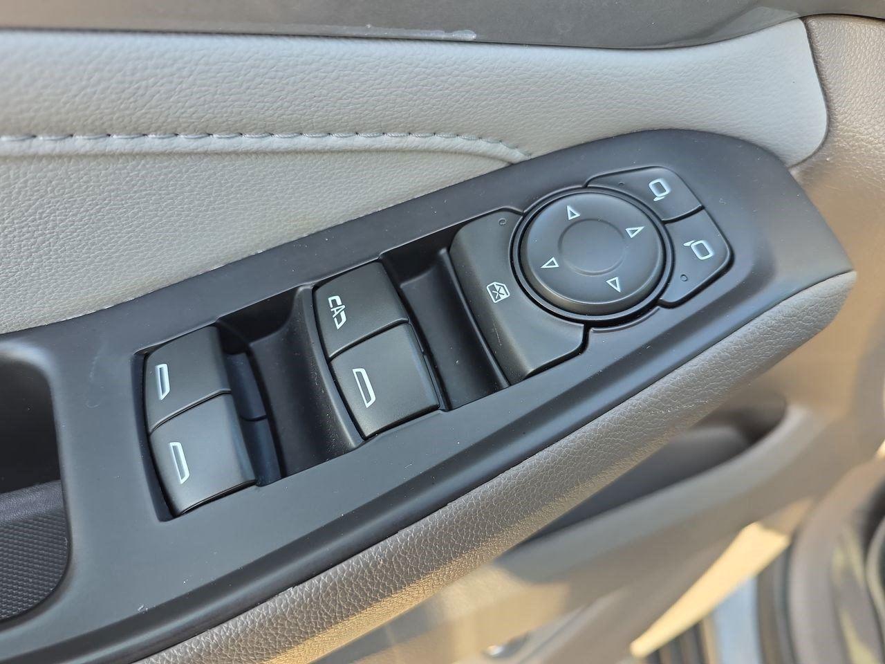 2021 Chevrolet Traverse LT Cloth at Davis Chevrolet