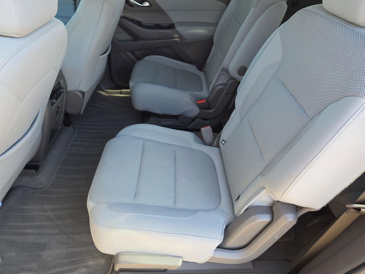 2021 Chevrolet Traverse LT Cloth at Davis Chevrolet