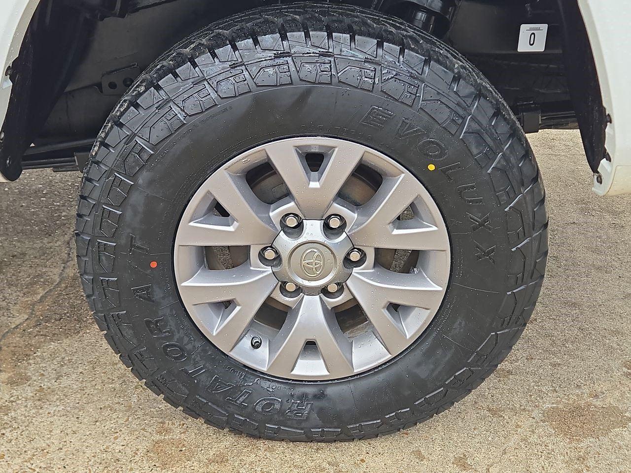 2019 Toyota Tacoma SR5 - 9