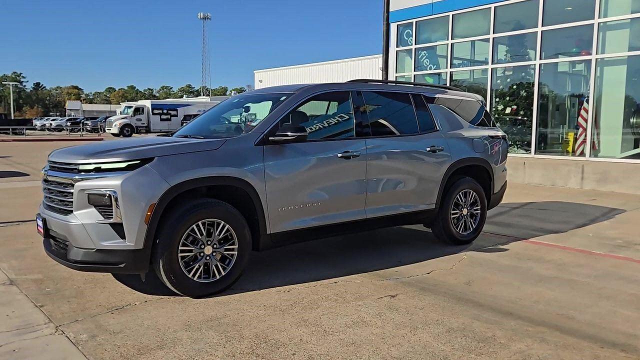 2025 Chevrolet Traverse FWD LT at Turner Chevrolet