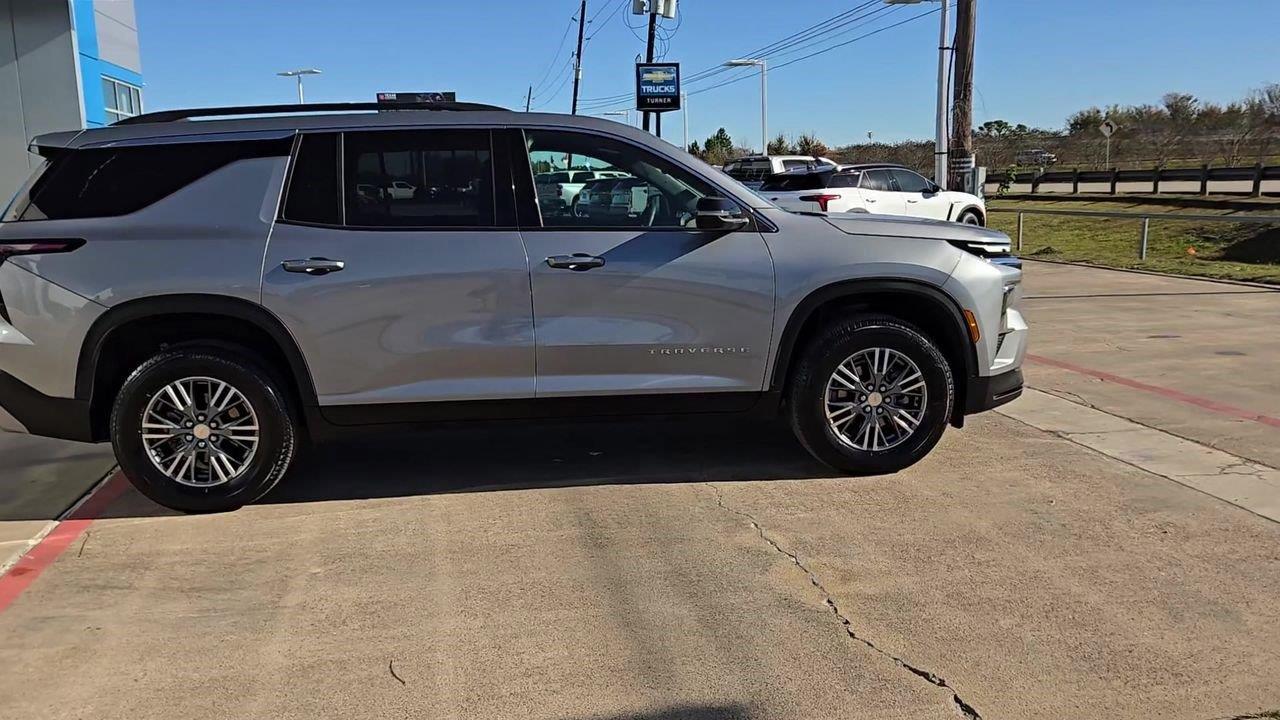 2025 Chevrolet Traverse FWD LT at Turner Chevrolet