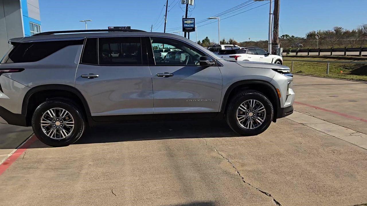 2025 Chevrolet Traverse FWD LT at Turner Chevrolet