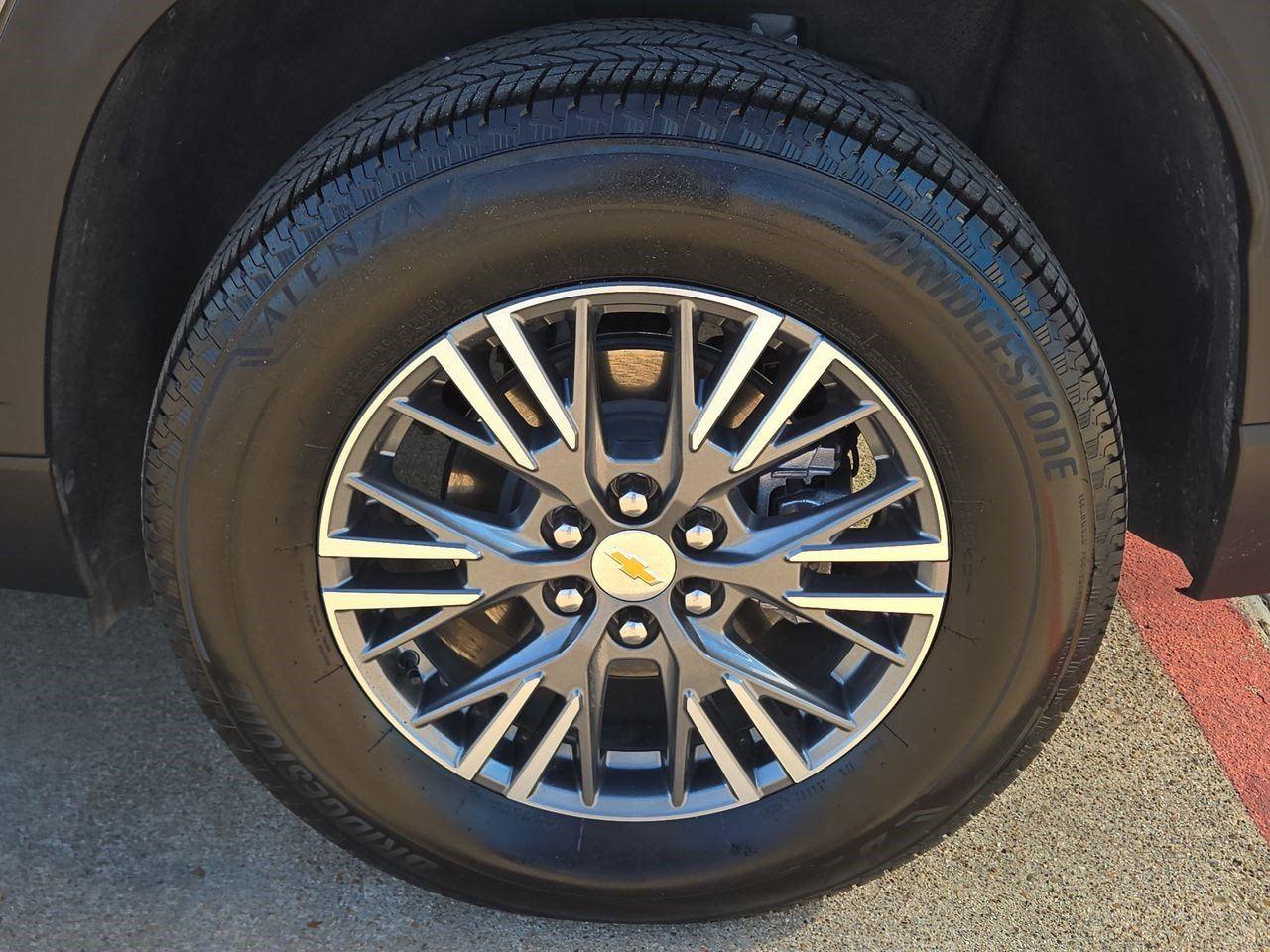 2025 Chevrolet Traverse FWD LT at Turner Chevrolet