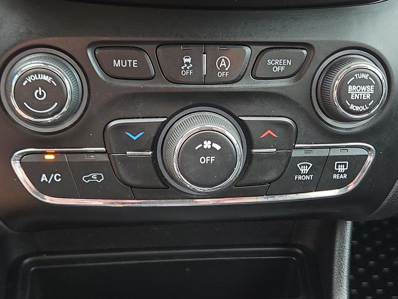 2019 Jeep Cherokee Latitude Plus at AutoNation Chevrolet Gulf Fwy