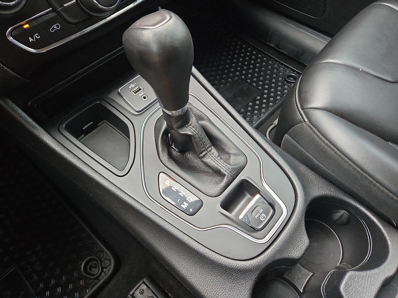 2019 Jeep Cherokee Latitude Plus at AutoNation Chevrolet Gulf Fwy