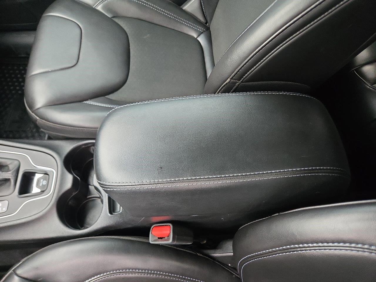 2019 Jeep Cherokee Latitude Plus at AutoNation Chevrolet Gulf Fwy