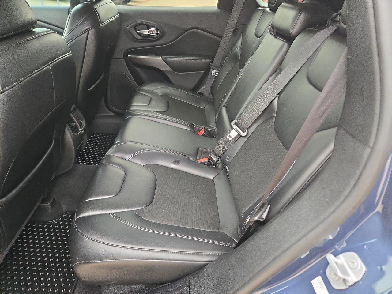 2019 Jeep Cherokee Latitude Plus at AutoNation Chevrolet Gulf Fwy