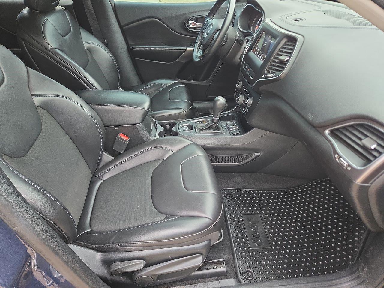 2019 Jeep Cherokee Latitude Plus at AutoNation Chevrolet Gulf Fwy