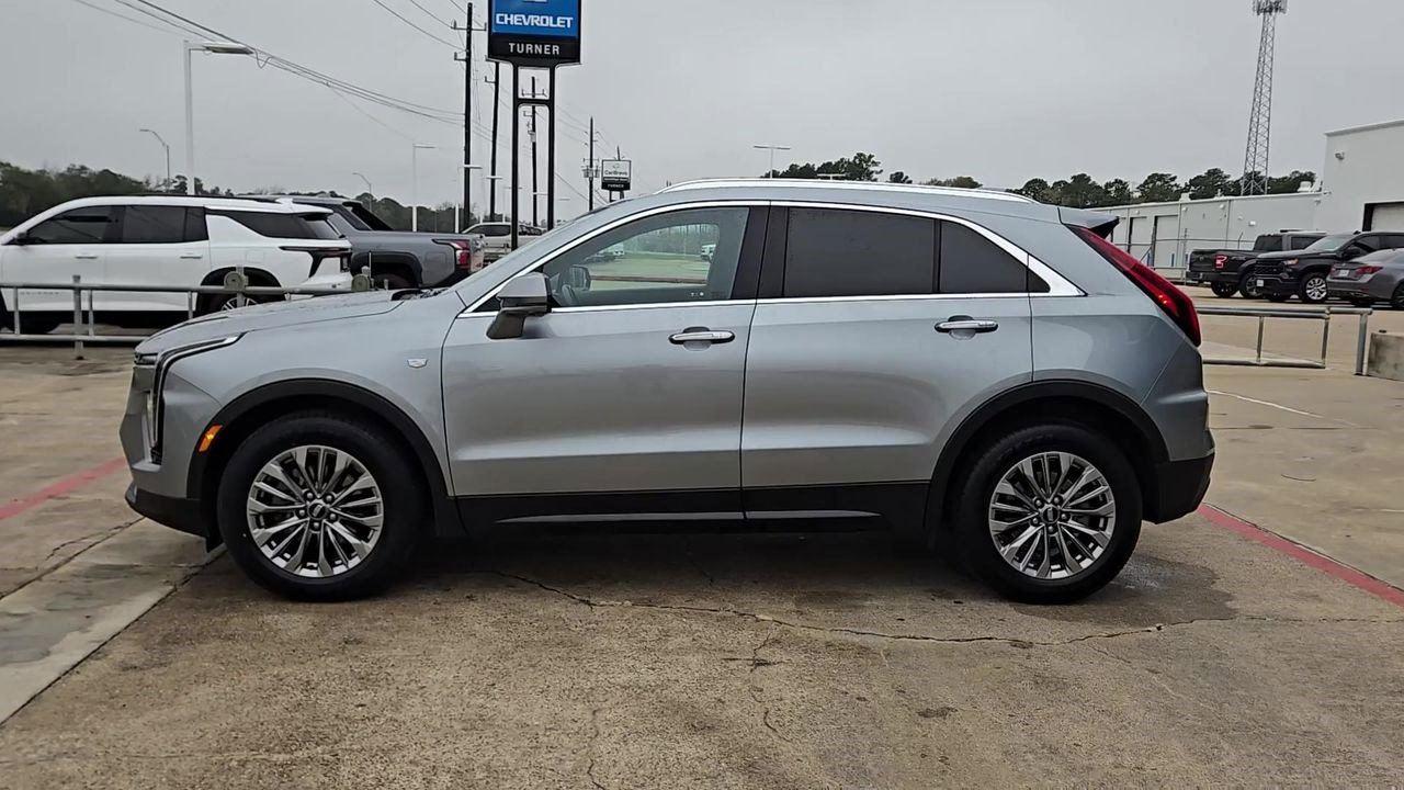 2025 Cadillac XT4 FWD Premium Luxury - 4
