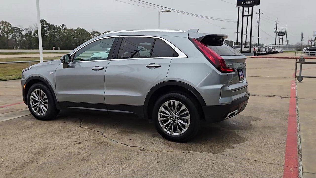 2025 Cadillac XT4 FWD Premium Luxury - 5