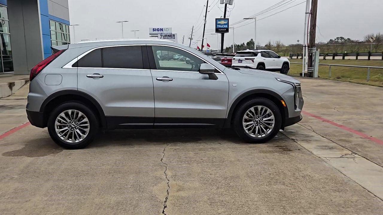 2025 Cadillac XT4 FWD Premium Luxury - 8