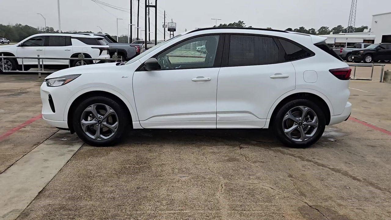 2023 Ford Escape ST-Line - 4
